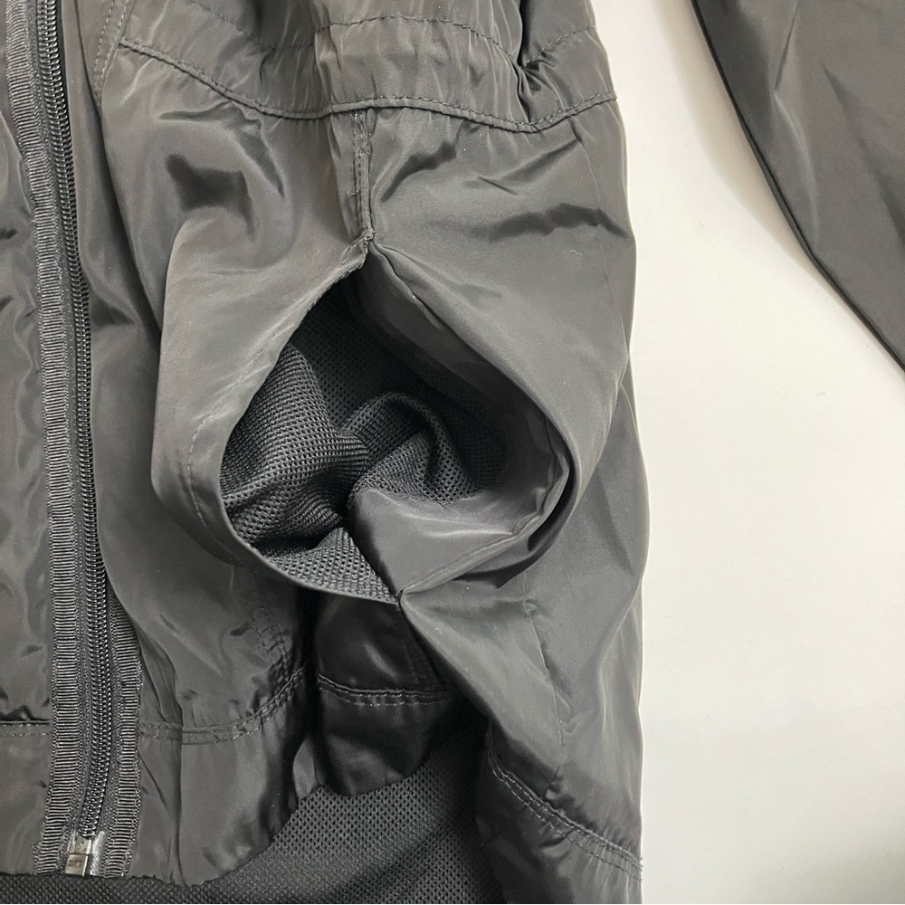 APANA windbreaker - Picture 6 of 8